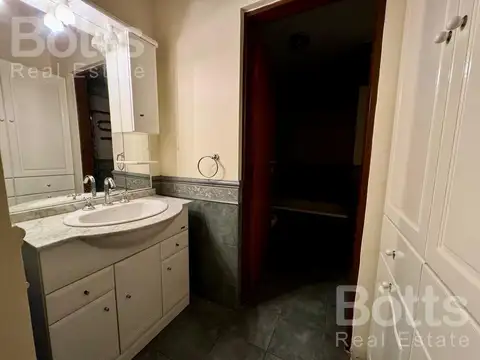 Casa 5 ambientes con 2 baños