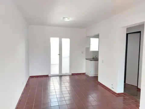Departamento en Alquiler en Luzuriaga, $ 600.000
