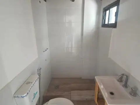 Casa 2 ambientes con 1 baño