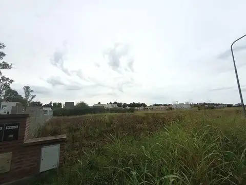 LOTE EN VENTA EN BARRIO LA MARTINA, LUJAN