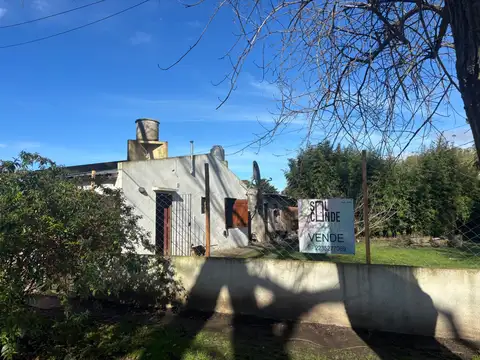 Venta 2 Viviendas en Amplio Lote. Zona Alfar