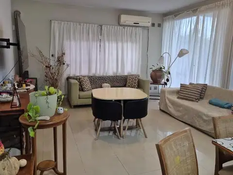 Casa 4 ambientes con 4 baños