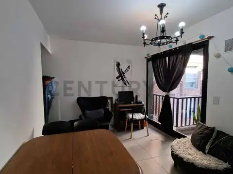 3 de febrero 2000, Piso 7