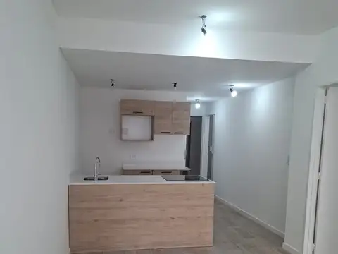 2 AMB con 2 baños A ESTRENAR - Balcón al frente