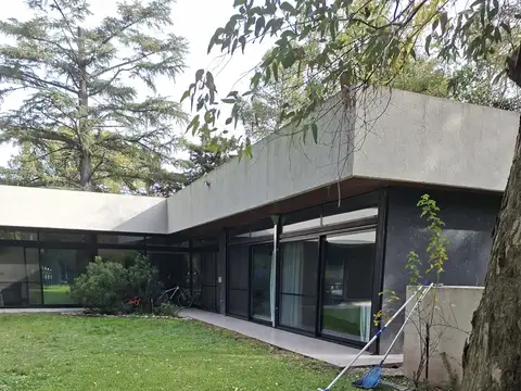 INGENIERO MASCHWITZ  BARRIO ALTAVISTA. MUY BUENA CASA MODERNA. DE VIVIENDA PERMANENTE,