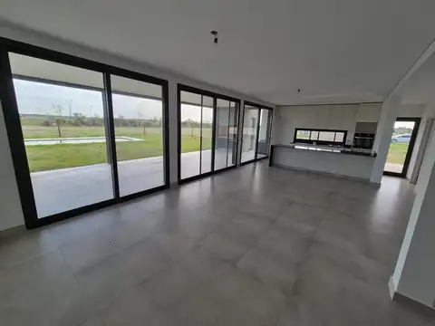 VENTA CASA NATIVAS PUERTOS DEL LAGO 5 AMBIENTES