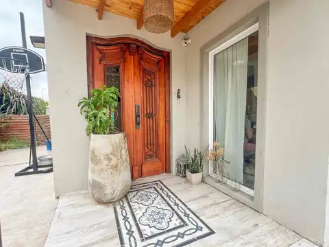Barrio Santa Elena 100