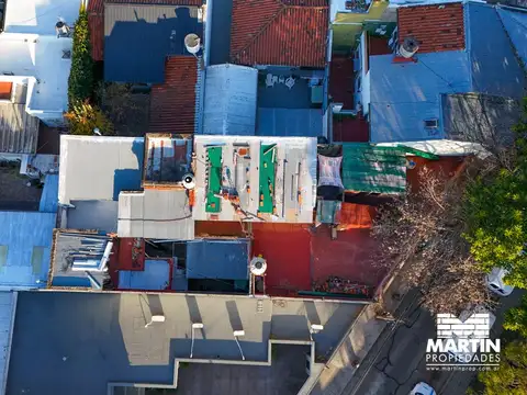 Inmueble en venta en Florida compuesto de 6 deptos y dos locales