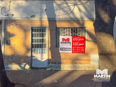 Inmueble en venta en Florida compuesto de 6 deptos y dos locales