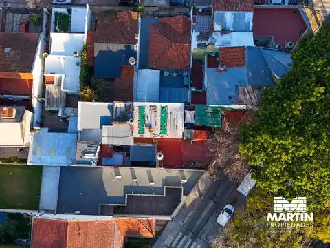 Inmueble en Venta en Florida Compuesto de 6 Departamentos y 2 Locales