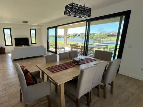 Casa en Alquiler en El Canton - Norte, USD 1.700