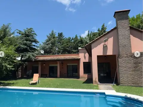 Casa 3 ambientes con 2 baños