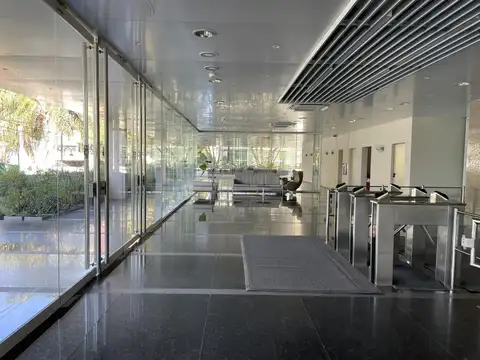 Oficina en Alquiler en Olivos, USD 15.200