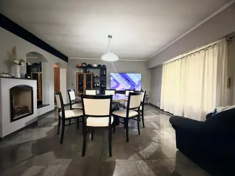 OPORTUNIDAD 2 CASAS EN EL BARRIO DE BELGRANO - CHUBUT AL 6300