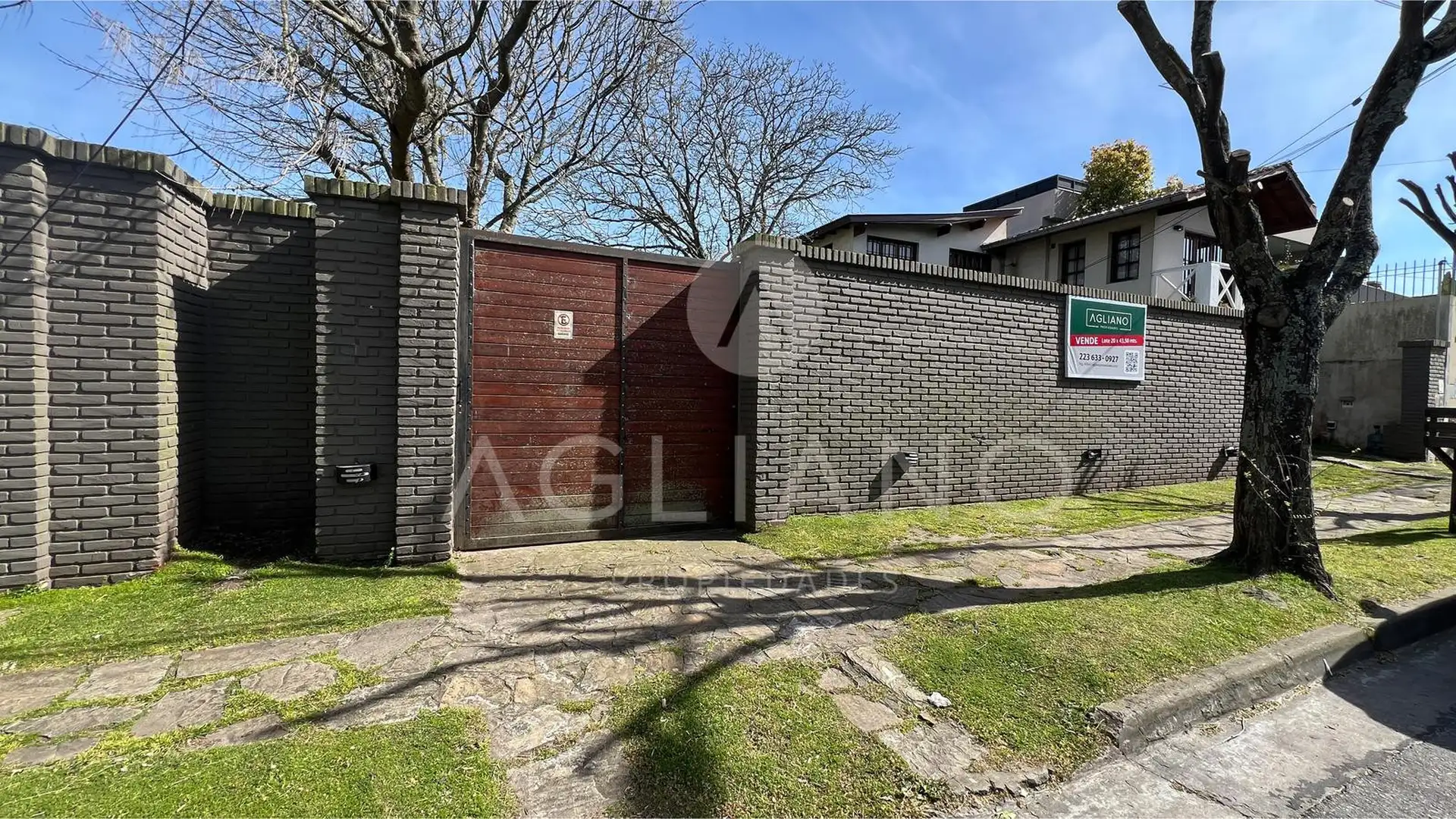 Casa 5 dorm, quincho y gran lote 870m² — Playa Grande