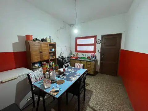 VENTA CASA 4 AMBIENTES. ISIDRO CASANOVA
