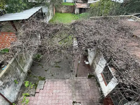 VENTA CASA 4 AMBIENTES. ISIDRO CASANOVA