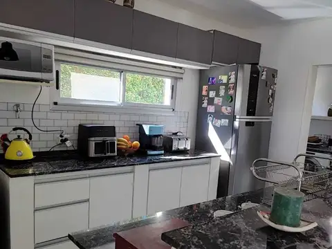 Casa en Venta en Pilar del Este - Santa Elena, USD 200.000