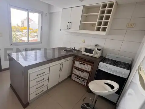 9 entre 32 y 33 100, Piso 3