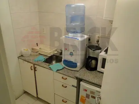 Oficina 5 ambientes con 2 baños