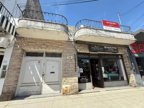 Venta en block - 2 departamentos de 2 y 3 ambientes con patio y local comercial - villa ballester