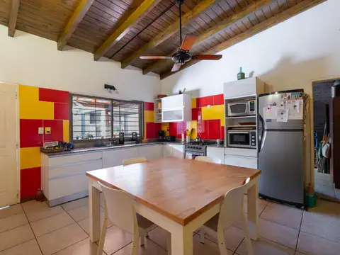 Casa 4 ambientes con 1 baño