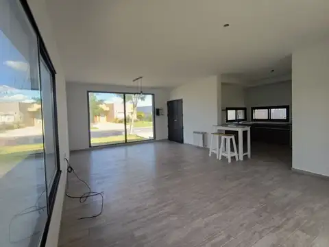 Casa en Alquiler de 3 dormitorios