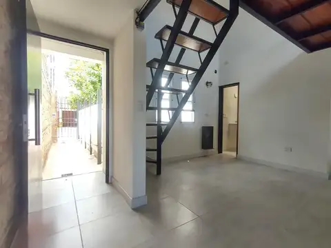 Depto Tipo Casa 2 ambientes con 1 baño