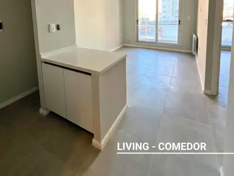 Boulevard Pellegrini 2700, Piso 1