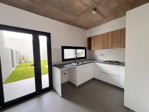 Depto Tipo Casa en Venta en Ituzaingó Norte, USD 198.000