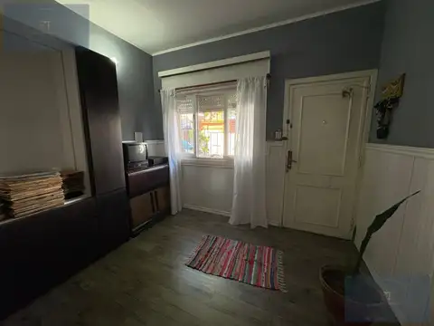 Casa 6 ambientes con 2 baños