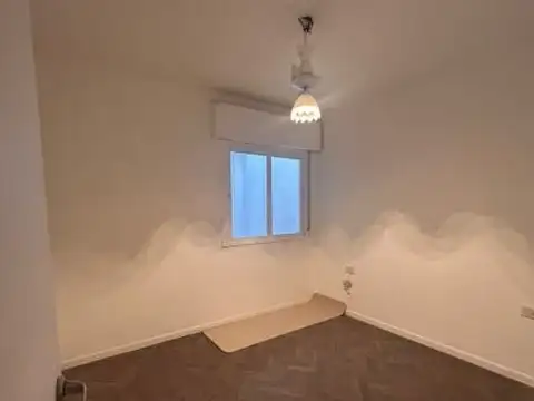 Casa pasillo PLANTA BAJA Pichincha 2 dormitorios (Jujuy 2427)