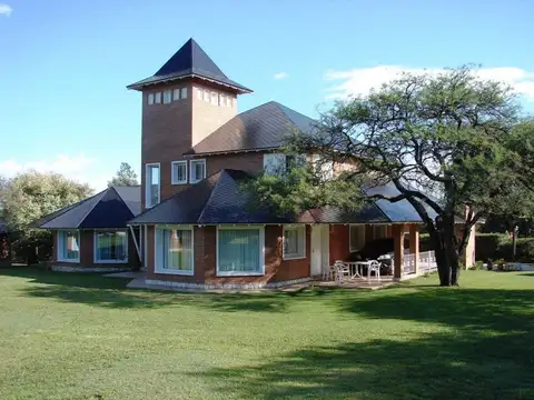 Hotel en Venta en Villa General Belgrano, USD 1.350.000