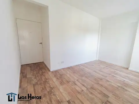 Trole 300, Piso 4