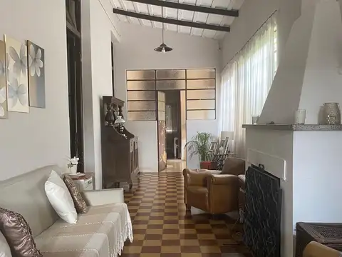 Casa antigua + Local comercial