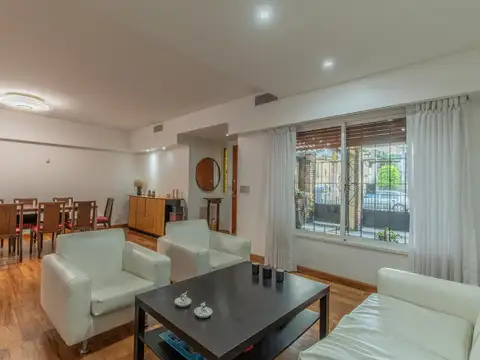 Depto Tipo Casa en Venta en Villa del Parque, USD 330.000