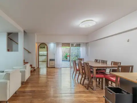 Depto Tipo Casa 6 ambientes con 2 baños