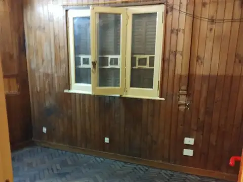 Venta casa. Defensa 1900