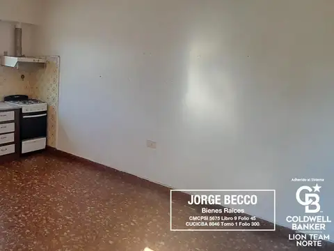 Venta PH 4 ambientes en Villa Adelina con patio sin expensas