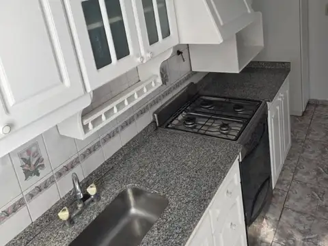 VENTA DE DEPARTAMENTO 3 AMBIENTES AL FRENTE EN LOMAS DEL MIRADOR