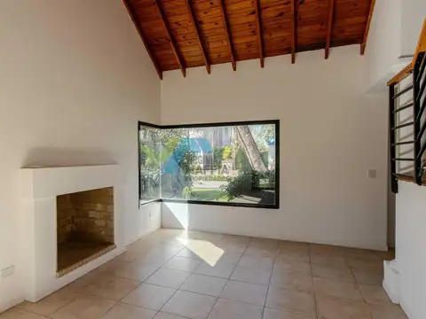 Casa en Venta con 4 cocheras