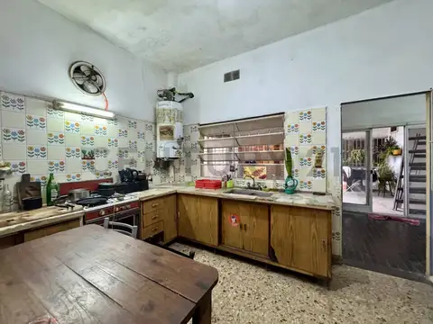 Casa en Venta con 8 cocheras