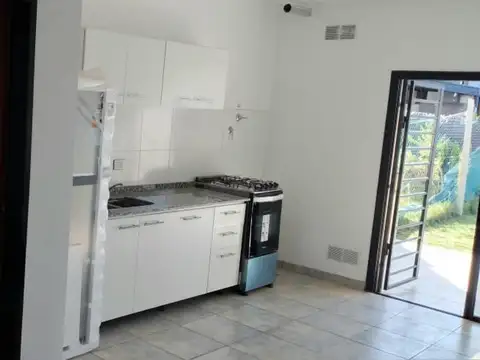 Duplex jardin y cochera . Leasing