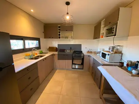 Casa en Alquiler en Maipú, USD 1.400