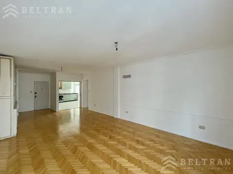 Departamento 8 ambientes con 2 baños