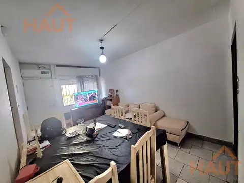 Casa 5 ambientes con 1 baño