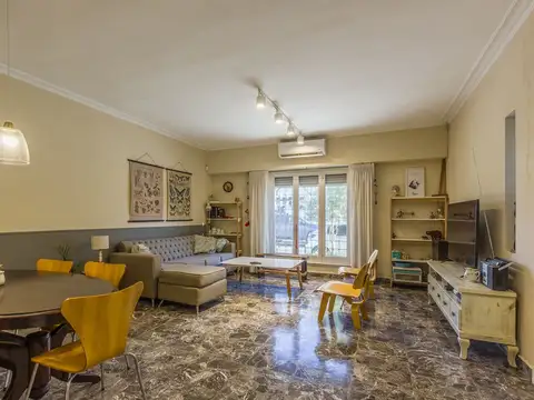 VENTA CASA LOTE PROPIO 3 AMB C/ PATIO EN MARTINEZ