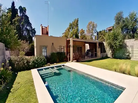 Casa con Parque y Pileta