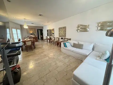 Casa en Venta en Munro, USD 235.000