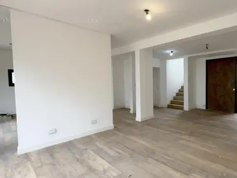 Casa en venta - 4 Dormitorios 3 Baños - Pilar